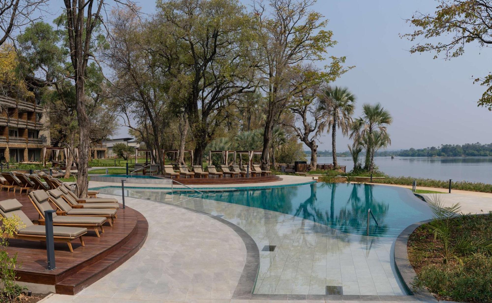 Radisson Blu Mosi-Oa-Tunya Livingstone Resort Екстериор снимка