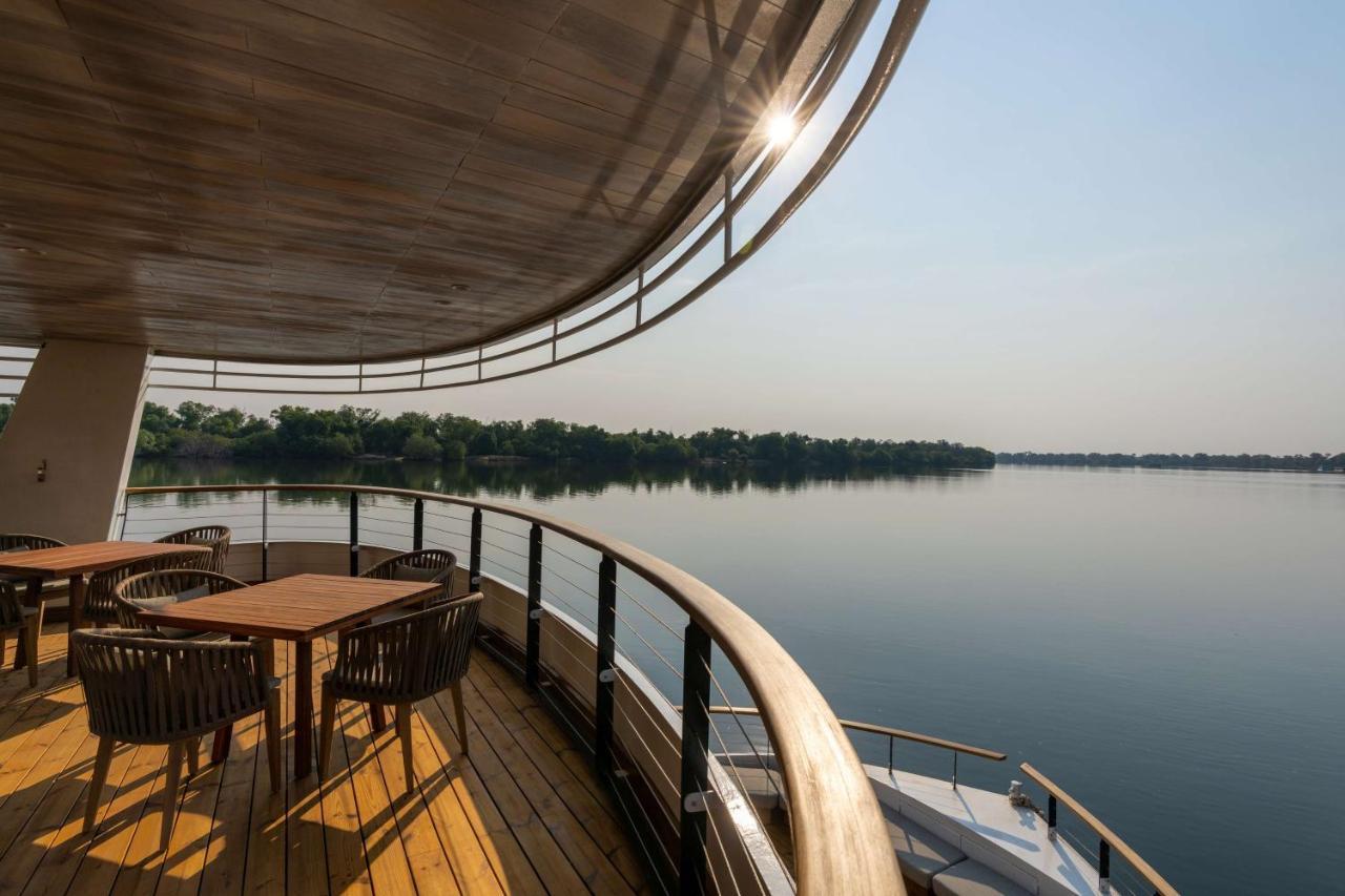 Radisson Blu Mosi-Oa-Tunya Livingstone Resort Екстериор снимка