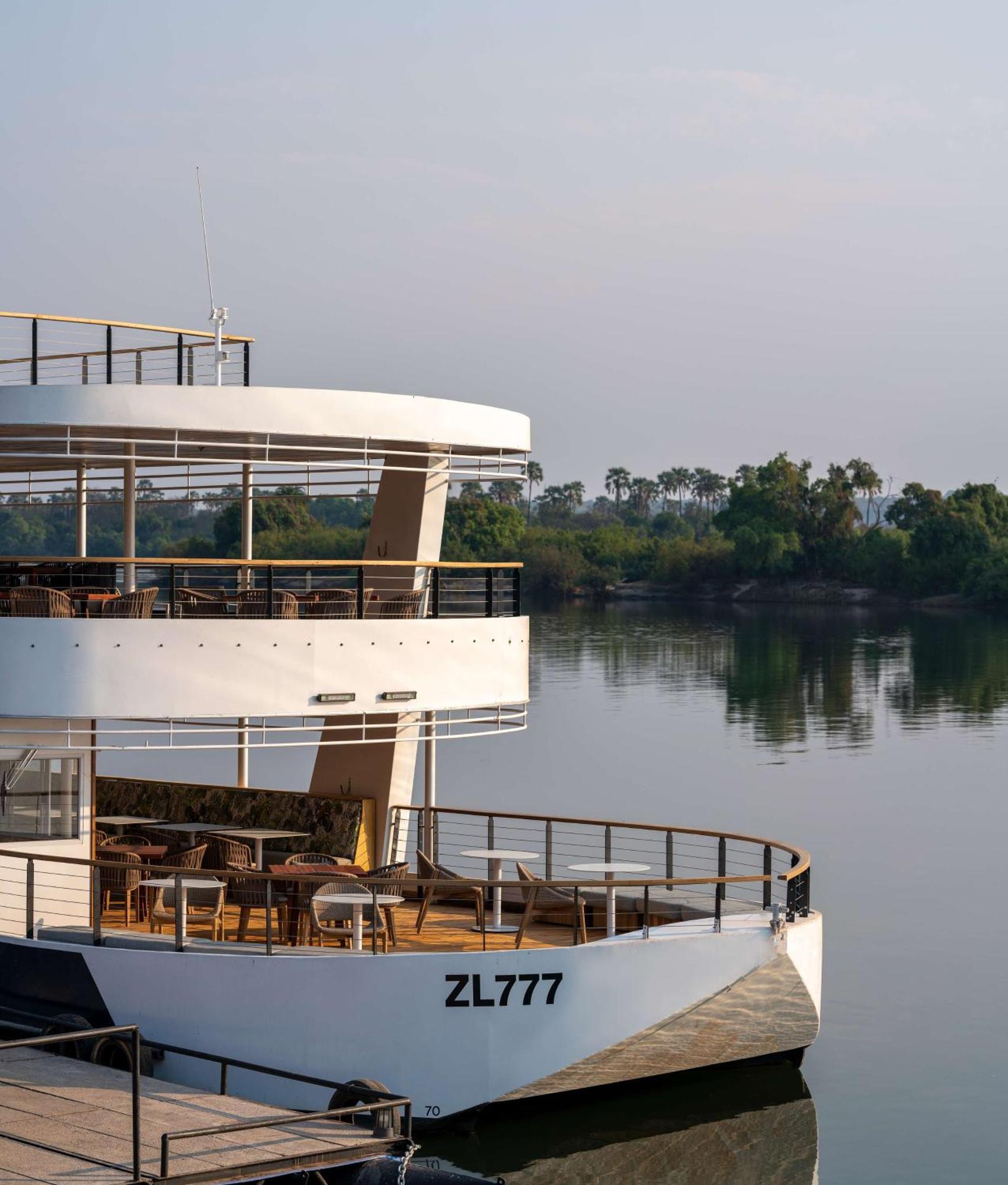 Radisson Blu Mosi-Oa-Tunya Livingstone Resort Екстериор снимка