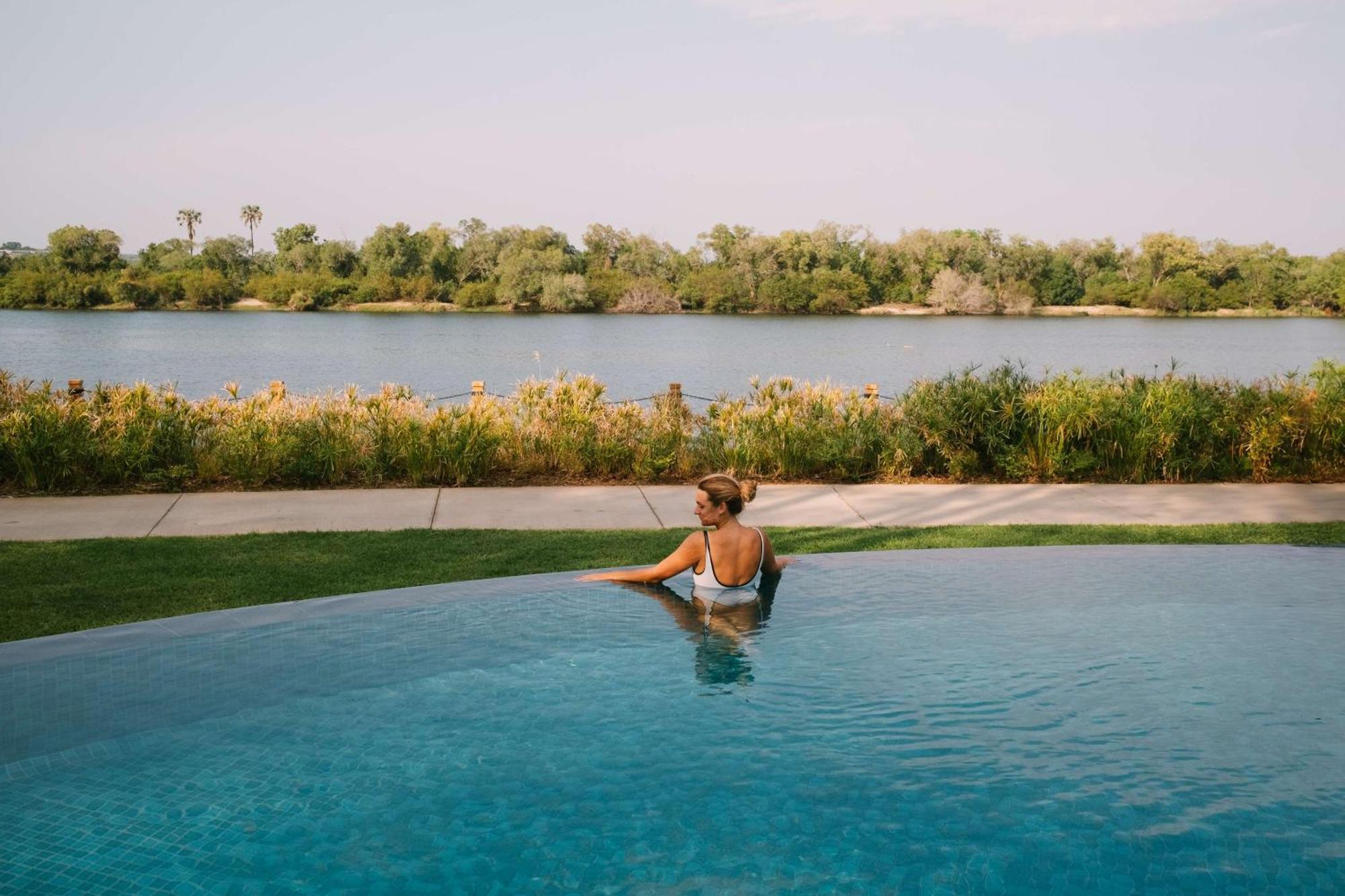 Radisson Blu Mosi-Oa-Tunya Livingstone Resort Екстериор снимка