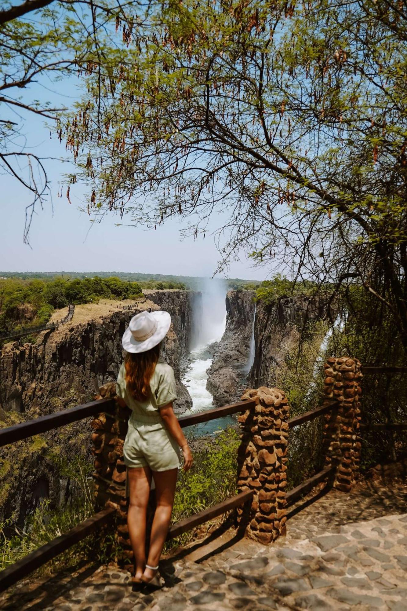 Radisson Blu Mosi-Oa-Tunya Livingstone Resort Екстериор снимка